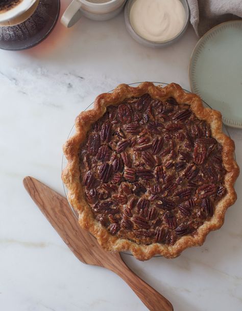 Black-Bottomed Pecan Pie (No Corn Syrup!) Healthy Pecan Pie, Old Fashioned Chocolate Pie, Healthy Thanksgiving Desserts, Classic Pecan Pie, Maple Whiskey, Homemade Pecan Pie, Southern Pecan Pie, Pie Pie, Chocolate Pecan Pie