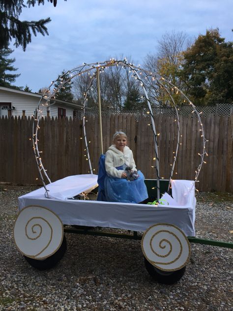 Once Upon A Time Parade Float, Princess Float Parade Ideas, Cinderella Homecoming Float, Cinderella Parade Float Ideas, Fairytale Parade Float Ideas, Disney Parade Float Ideas, Cinderella Pantomime, Kindy 500, Wagon Floats