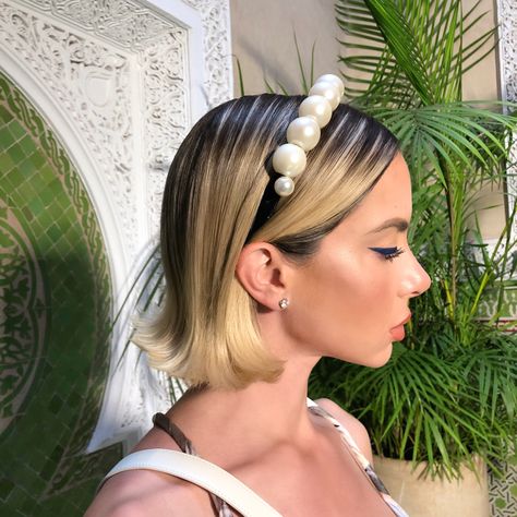 sleek 60’s flipped out bob on Sira Pevida styled by Justine Marjan using a Roxy Jacenko pearl headband Brushed Out Curls, Long Bob Haircuts, Ombré Hair, Short Straight Hair, Hair Help, Best Short Haircuts, Short Wedding Hair, Short Blonde, Pearl Headband