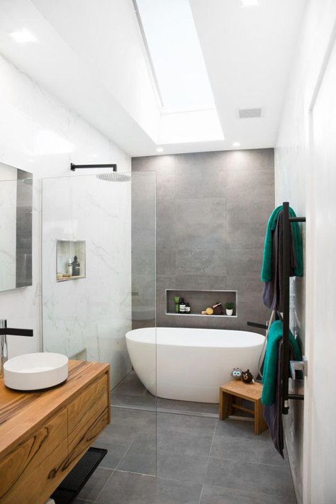 Reno Rumble: Week 2 house reveals - The Interiors Addict #bathroomtiles New Bathroom Designs, Bad Inspiration, Decor Baie, Ensuite Bathrooms, Bathroom Spa, Trendy Bathroom, Main Bathroom, Bathroom Layout, Grey Bathrooms