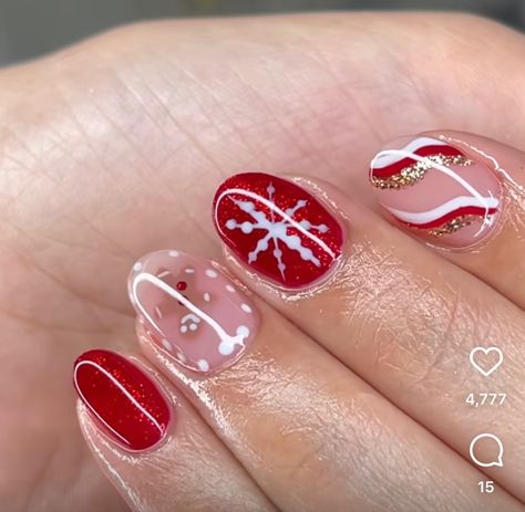 Christmas Gel Nail Inspo Short, Cute Short Christmas Acrylic Nails, Simple Christmas Nails Oval Short, Xmas Nails Dip, Short Dip Christmas Nails, Simple Christmas Nails Winter New Years, Short Oval Nails Christmas, Really Short Christmas Nails, Short Christmas Almond Nails