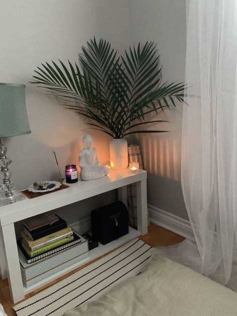 19 feminine & spiritual healing room decor ideas you will want to copy — ASHLINA KAPOSTA Zen Apartment Bedroom, Zen Area In Bedroom, Home Office Zen Room, Yoga Space In Bedroom Ideas, Bedroom Ideas Spiritual, Crystal Corner In Room, Zen Room Decor Ideas, Home Yoga Corner, Zen Corner Bedroom