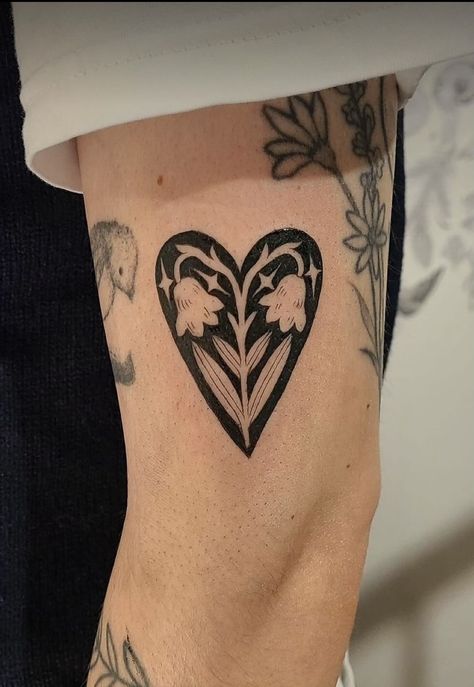 Tattoos Instagram, Tato Minimal, Petit Tattoo, Elbow Tattoos, Knee Tattoo, Dope Tattoos, Tattoo Design Drawings, Skin Art, Piercing Tattoo