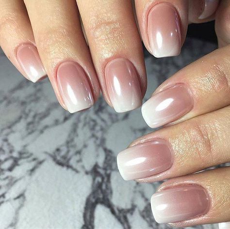 nude ombre nails #ombrenails Solar Nails, Nagellack Trends, Sns Nails, Ombre Nail Designs, Nail Art Ombre, Best Nail Art Designs, Colorful Nail Designs, Short Nail Designs, Dipped Nails