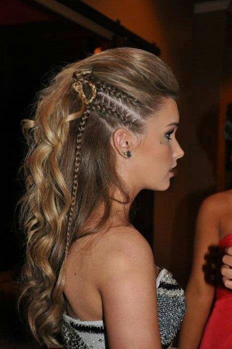 Peinados Bump Braid Hairstyles, Rocker Hairstyles For Women, Side Braids, Fest Outfits, Viking Hair, Cool Braids, Funky Hairstyles, Fancy Hairstyles, Halloween Hair