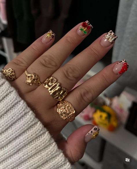 Short Red And Gold Nails, Nails Red And Gold, Ruby Nails, Shorties Nails, Red And Gold Nails, Latest Nail Trends, Hard Nails, Nail Art Inspo, Nails Red