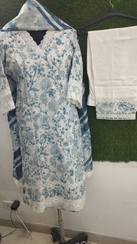 Kurtis With Lace Pattern, Printed Kurti With Lace Design, White Lace Kurti Designs, Cotton Suit With Lace Designs, White Lace Suit Design, Lace Neck Designs For Suits, Kurti Lace Designs Latest, Lace Kurta Designs Women, Simple Suit Designs With Laces