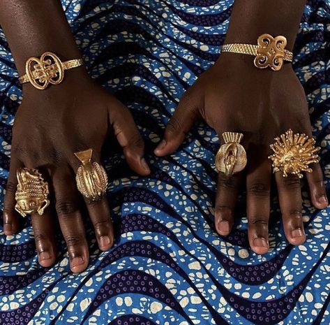 Adinkra Jewelry, African Woman Aesthetic, Ghanaian Jewelry, Haitian Jewelry, Ghana Gold, African Gold, African Culture Aesthetic, African Aesthetic, Ghana Culture