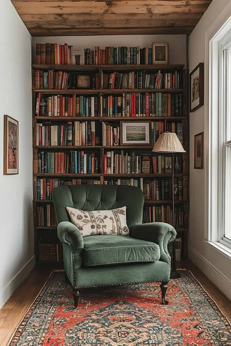 European Home Library, Small Library Shelves, Entryway Reading Area, Home Design Library, Home Library Must Haves, Small Loft Library, Small Library Shelf, Small Library Seating, Bookshelf In Small Room