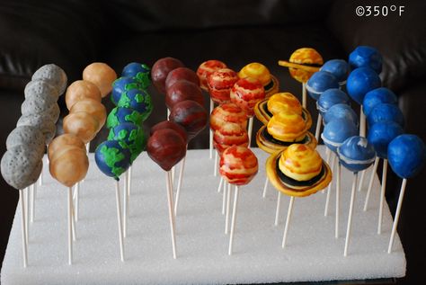 Space Cake Pops Solar System, Planet Themed Food, Planets Birthday Theme, Planet Birthday Theme, Solar System Cake Pops, Planet Party Ideas, Cake Pop Planets, Outer Space Cake Pops, Space Decorations Party