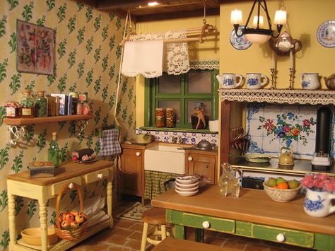 Miniature Kitchen Ideas, Miniature Kitchen Diy, Mini Kitchen Diy Doll Houses, Victorian Dollhouse Kitchen, Miniature Mexican Kitchen, Dolls House Kitchen, Sylvanian Families House, Miniature Dollhouse Kitchen, Kitchen Dollhouse