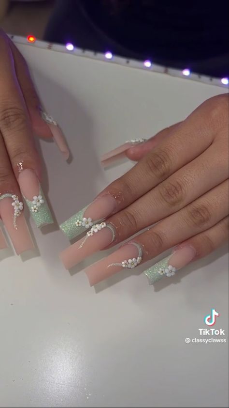 White N Green Nails, Sweet 16 Nails, Quince Nails, Quinceanera Nails, Mint Green Nails, Mint Nails, Butterfly Nail Designs, Green Acrylic Nails, Formal Nails