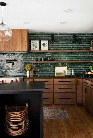 Green Backsplash, Mid Century Modern Kitchen, Green Tile, Green Kitchen, Dream House Decor, Ideas Home, Kitchen Home, Tile Backsplash, Dream Home Design