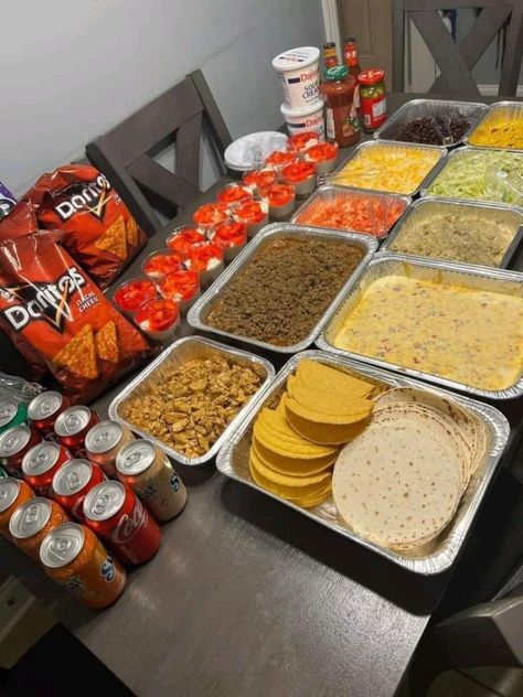 Kickback Food Ideas, Backyard Kickback Party, Kick Back Party Ideas, Birthday Kickback Ideas, Cookout Birthday Party Ideas, Party Food Layout, Air Bnb Party Ideas, Bday Dinner Ideas, Bnb Party