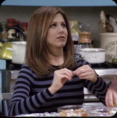 Rachel Green Hair, Friends Serie, Rachel Hair, Rachel Green Friends, Rachel Green Outfits, Haircut Inspo, Jennifer Aniston Hair, Jenifer Aniston, Green Outfits