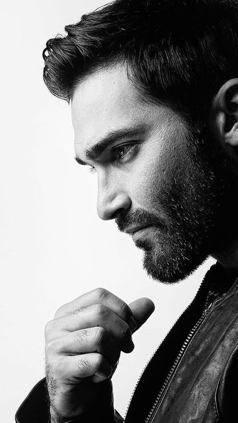 Teen Wolf Derek Hale, Jesse Williams, Teen Wolf Mtv, Teen Wolf Cast, Derek Hale, Tyler Hoechlin, Attractive People, White Photo