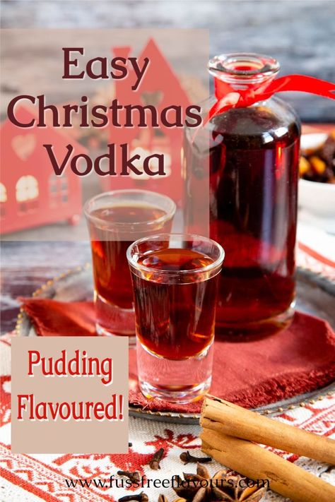 Glass of Christmas Vodka Flavored Vodka Cocktails, Christmas Vodka, Homemade Vodka, Homemade Liqueur Recipes, Cocktails Christmas, Vegetarian Christmas Recipes, Cocktails Vodka, Flavored Alcohol, Christmas Drinks Alcohol Recipes