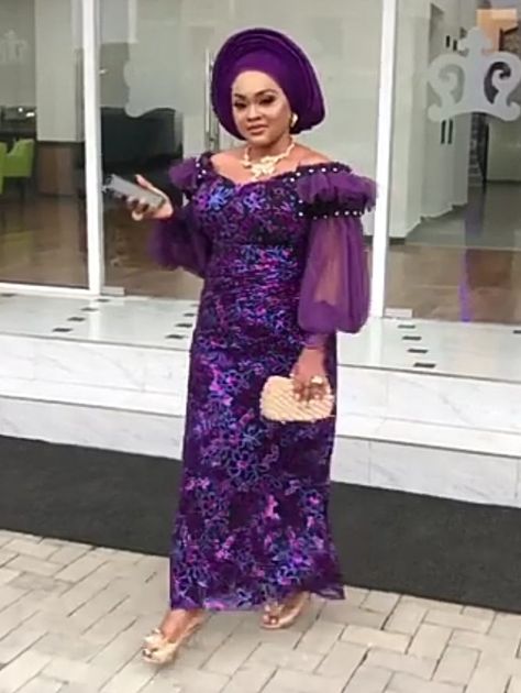 2020 Latest Iro and Buba Blouse Styles With Lace and Ankara Iro And Buba Styles Lace, Iro And Buba, Lace Blouse Styles, Latest Lace Styles, Lace Skirt And Blouse, Nigerian Lace Dress, Nigerian Lace Styles Dress, Nigerian Lace Styles, African Lace Styles