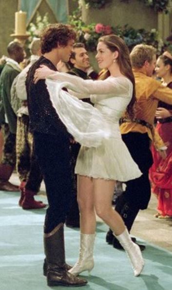 Anne Hathaway Ella Enchanted, Ella Enchanted Movie, Enchanted Movie, Enchanted Wedding Dress, Enchanted Dress, Ella Enchanted, Enchanted Wedding, Handsome Prince, Hugh Dancy