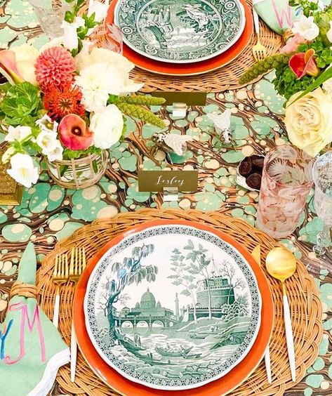 Hibiscus House on Instagram: "Thanksgiving tables dressed in color are currently on our mind and @emilymillerdecor does it best! 📸@emilymillerdecor . . . #hibiscushouse #shophibiscushouse #palmbeachstyle #tropicaliving #customlacquer #lacqueredfurniture #lacquer #customize #interiordesign #floridachic #birminghamalabama #grandmillenialdecor #grandmillenial #popofcolor #designdetails #customfurniture #bhamnow #tsgbham #locallivingbham #grandmillenial #thanksgiving #thanksgivingtablescape #table Anthropologie Thanksgiving, Williams Sonoma Thanksgiving Table, Grandmillenial Thanksgiving Table, Thanksgiving Tablescapes With Currier And Ives Plates, Olaid Thankgiving Table, Thanksgiving Plaid Tablecloth, Melamine Thanksgiving Plates, Palm Beach Style, Thanksgiving Tablescapes