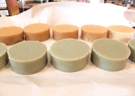 French green clay soap Green Tea Soap Recipe, Clay Soap Recipe, Apple Cider Cold Process Soap Recipe, Cucumber Soap Recipe Cold Process, Homemade Cold Process Soap, Homemade Face Wash, French Green Clay Soap, Green Tea Soap, French Green Clay