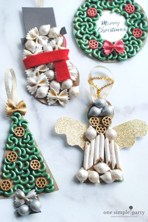 Decorate cardboard shapes with pasta to create unique textured Christmas ornaments. Macaroni Ornaments For Kids, Macaroni Christmas Tree, Pasta Christmas Ornaments, Christmas Food Crafts For Kids, Pasta Christmas Tree, Cardboard Christmas Crafts, Pasta Ornaments, Sun Catcher Craft, Repurposed Cardboard