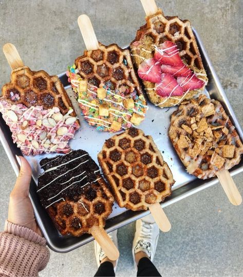 Honeycomb Waffles . 😍👅🐝😋 Waffle Pops, Dessert Gourmet, Tumblr Food, Food Collection, Dessert Lover, Food Goals, Instagram Food, Pretty Food, Food Cravings