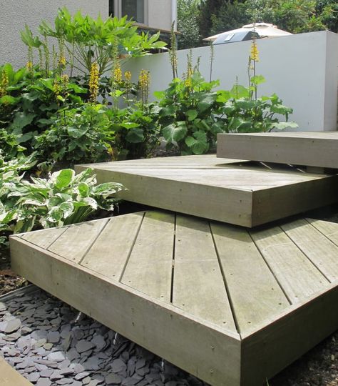 Browse images of modern Garden designs: Wood Deck Platform Steps. Find the best photos for ideas & inspiration to create your perfect home. Deck Steps Ideas, Deck Step Lighting, Platform Steps, Deck Platform, Deck Staircase, Deck Step, Staircase Design Ideas, How To Build Steps, Stair Design