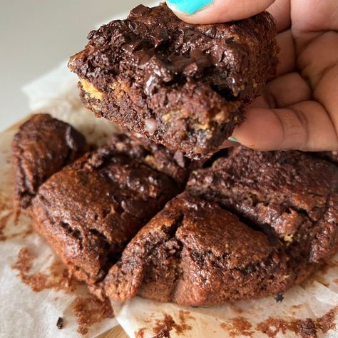 Eggless Banana & Peanut butter Brownies |Gluten free Brownies | No Maida | No white sugar | Brownies Banana Peanut Butter Brownies, Eggless Brownies, Yummy Brownies, Brownies Gluten Free, Jaggery Powder, Flourless Brownies, Banana Brownies, Banana Peanut Butter, Butter Brownies