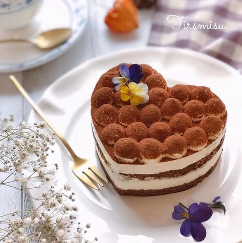 Tiramisu Aesthetic, Idea Video, Anniversary Cookies, Cake Filling Recipes, Afternoon Tea Recipes, Cake Cafe, Cake Recipes Easy Homemade, Bakery Menu, Dessert Bites