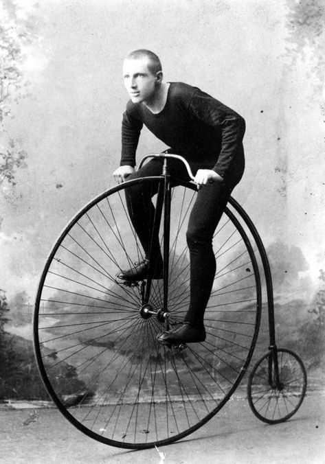 Why people used to really love those iconic high-wheel penny-farthing bicycles - Click Americana Bicycle Photo, Bicycle Black, Penny Farthing Bicycle, William Martin, Photography Poster, Penny Farthing, Old Bicycle, Bicycle Print, Bicycle Art