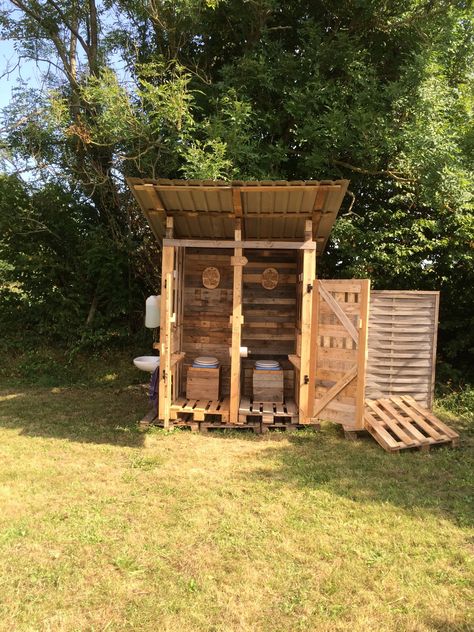 Compost Toilets, Large Planter Boxes, Outhouse Bathroom, Pallet Planter Box, Out Houses, Composting Toilets, Outdoor Bathroom Design, Design Brief, Outdoor Toilet