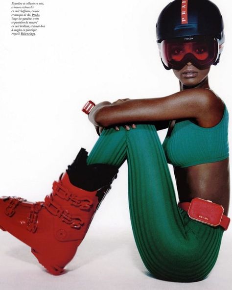 Carlijn Jacobs Flashes Sporty Style Malika + Rianne Vogue Paris — Anne of Carversville Carlijn Jacobs, Mode Au Ski, Paris October, Editorial Vogue, Vogue France, Vogue China, Vogue Spain, Vogue Us, Vogue India