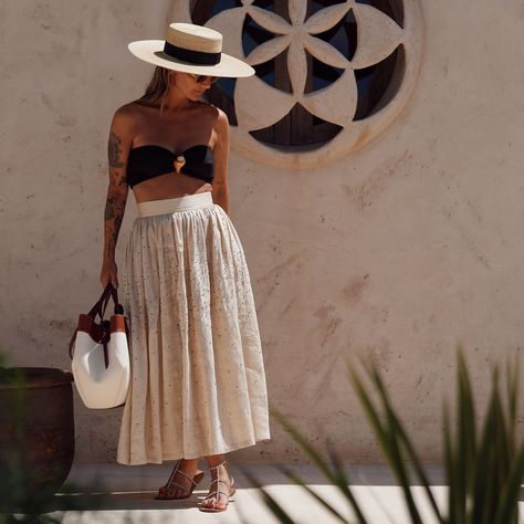 Beautiful and stylish @mariavalente_maryzinha in our a Murano Canotier ❤️ • • • • •#summer #summerlook #hat #boater #boaterhat Canotier Hat, Boater Hat, Summer Looks, Hats