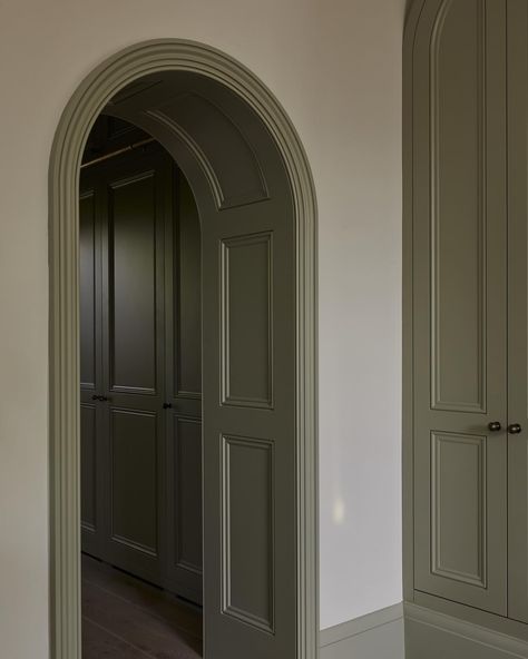 Project Streatham Hill, we call this beautiful detail a happy accident as it all came to be on-site in real time to accommodate an air conditioning unit that was added post initial design stages. To thicken up the wall to house the unit, we ended up with this sweet little arched opening into the dressing room. Now a feature within the space. This is one of our favourite dressing rooms we’ve designed. Interior Design | @blankslatestudio Photography | @snookphotograph Arched Room Openings, Traditional Dressing Room, Arches Hallway, Parisian Interior Style, Arched Kitchen, Arched Hallway, Wall Arches, Arch Opening, Arch Doors