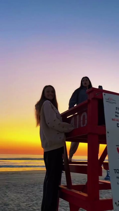 caitlyn isabella(@caitlynisabella) on TikTok: my best friends + the beach + a beautiful sunrise = a morning well spent. 10/10 recommend sunrise beach trips w ur besties!! #nsb #sunrise #beachday Obx Instagram, Caitlyn Isabella, Flick Ideas, Beach Best Friends, Sunrise Pics, Sunset Beach Pictures, Cute Beach Pictures, Sunrise Pictures, Beach Pic