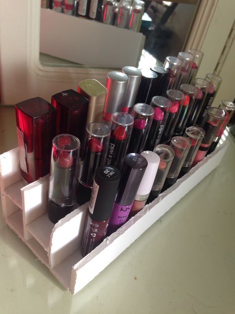 Made this bad boy the other day! 3 layer lipstick holder. Diy Lipstick Organizer, Diy Lipstick Holder, Diy Makeup Organizer, Organization Vanity, Vanity Diy, How To Make Lipstick, Lipstick Storage, Diy Makeup Storage, Diy Makeup Vanity