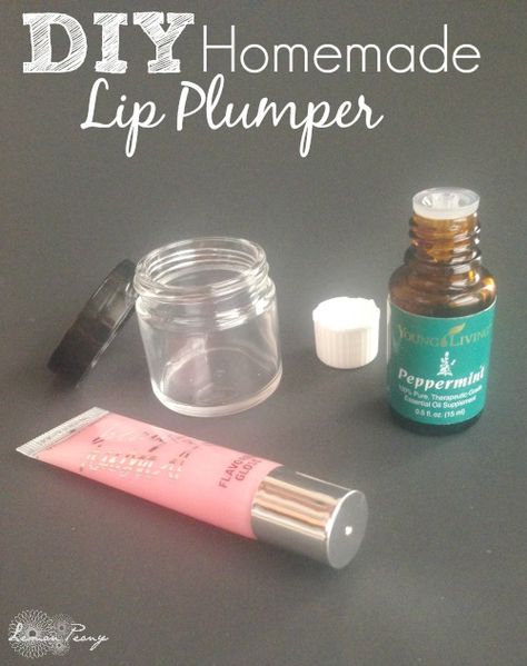 Homemade Lip Plumper, Diy Night Cream, Lip Care Diy, Diy Christmas Gifts For Friends, Exfoliating Lip Scrub, Lip Gloss Homemade, Lip Scrub Homemade, Homemade Moisturizer, Lip Scrub Diy