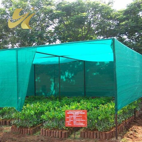 Plastic mesh makes ideal shade nets for plants, vegetables in greenhouses and nurseries due to its light weight,low cost and uniform mesh opening. #ShadeNet #plant #vegetable Mesh Greenhouse, Integrated Farming, Plant Business, Simple Greenhouse, Media Sombra, Garden Mesh, Nursery Planning, Plants Vegetables, Aluminum Foil Art