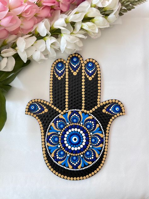 Hamsa Hand Art, Dotting Art, Mosaic Art Diy, Fatima Hand, Beaded Art, Geometric Embroidery, Clay Craft, Dot Mandala, Dot Art Painting