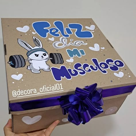 Cajas edicion día del hombre🎮 #Cajaspersonalizadas👑 Personaliza las cajitas a tú gusto, entrega detalles, entrega amor💗 📍Giron,Santander Servicio a Domicilio⌛️ Ventas por mayor y detal💵 Wathsapp:3142678787 . . . . . . . #cajaspersonalizadas💗 #cajasopresa #cajacumpleaños #cajaexplosivaparahombre #caja5sentidos🎁 #detalles #personalizadas #personalizacionbucaramanga #personalizado Boutique Stores, Dark Knight