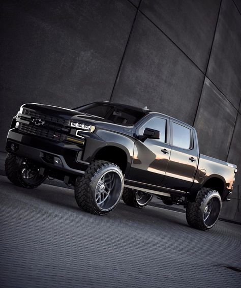 Z71 Silverado, Black Pickup Truck, Luxury Trucks, American Pickup Trucks, Chevy Trucks Silverado, Trucks Lifted Diesel, Black Truck, Trail Boss, Custom Chevy Trucks