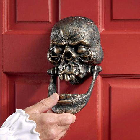 This Halloween or even all year round, transform your haunted house into a haunted mansion when you let the cool new Knock-Jaw cast iron skull door knocker announce the arrival of trick-or-treaters or guests/victims. Door Knockers Unique, Cast Iron Door, Door Knobs And Knockers, Cool Doors, Iron Door, Skull Decor, Design Toscano, Gothic Decor, Door Knocker