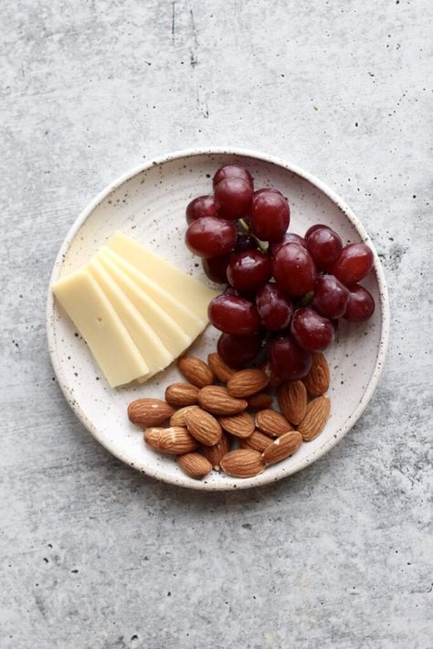 Healthy Snacks To Keep At Home, Healthy Afternoon Snacks For Work, Quick Work Snacks, Healthy Snack List Shopping, Healthy Slices Clean Eating, Balanced Snacks Healthy, Easy Grab Snacks, Healthy Snack Alternatives Clean Eating, Healthy Snacks For Working Out