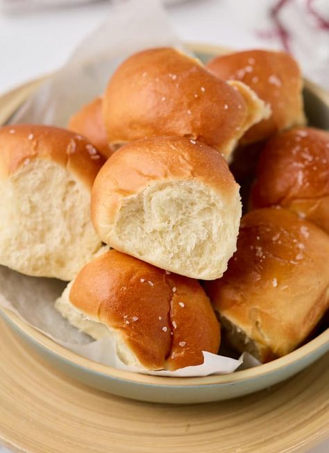 Air Fryer Rolls, Airfryer Bread, Airfryer Dinner, Air Fryer Biscuits, Dinner Rolls Recipe Homemade, Fry Ideas, Quick Bread Rolls, Air Fryer Bread, Vegan Dinner Rolls