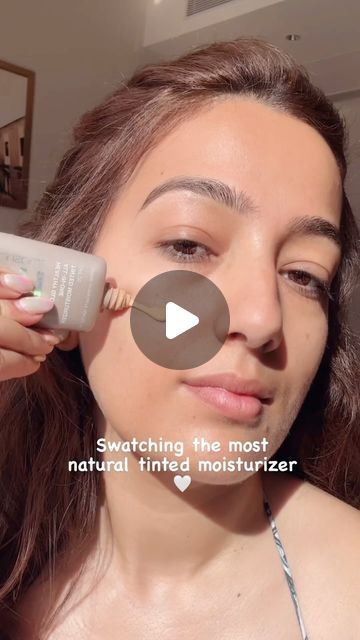 Dry Skin Foundation, Beauty Influencer, The Hype, Tinted Moisturizer, Being Used, How To Use, Moisturizer, How To Apply, Makeup