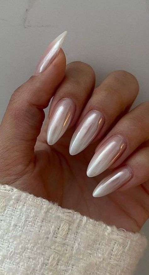 Glow Up Nails, White Chrome Nails Designs, Chrome Nails At Home, Milky White Chrome Nails, French Tip Ombre, Nails Step By Step, Ombre Chrome Nails, White Chrome Nails, Fashion Outfits Dresses