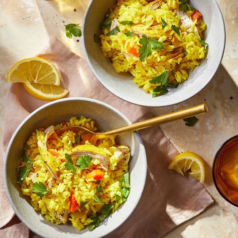 Shadi's One-Pot Turmeric Chicken and Rice Romanesco Recipes, Chicken Dinner For Two, Slow Cooker Stew Recipes, Turmeric Chicken, Whole Chicken Recipes, Slow Cooker Stew, Easy One Pot Meals, Mixed Drinks Recipes, Chicken And Rice