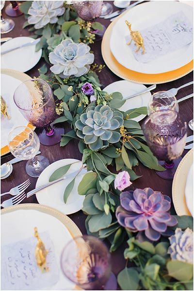 Succulent Wedding Decor, Succulent Wedding Centerpieces, Rustic Wedding Decorations, Violet Wedding, Deco Champetre, Purple Succulents, Tafel Decor, Succulent Bouquet, Succulent Centerpieces