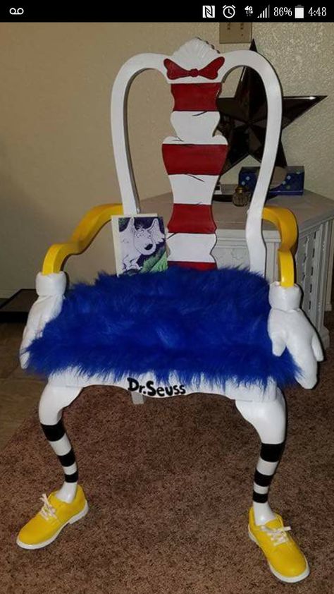 Dr Seuss Chairs, Dr Seuss Art, Teacher Chairs, Dr Seuss Classroom, Hand Painted Chairs, Seuss Classroom, Seuss Crafts, Dr. Seuss, Dr Seuss Week